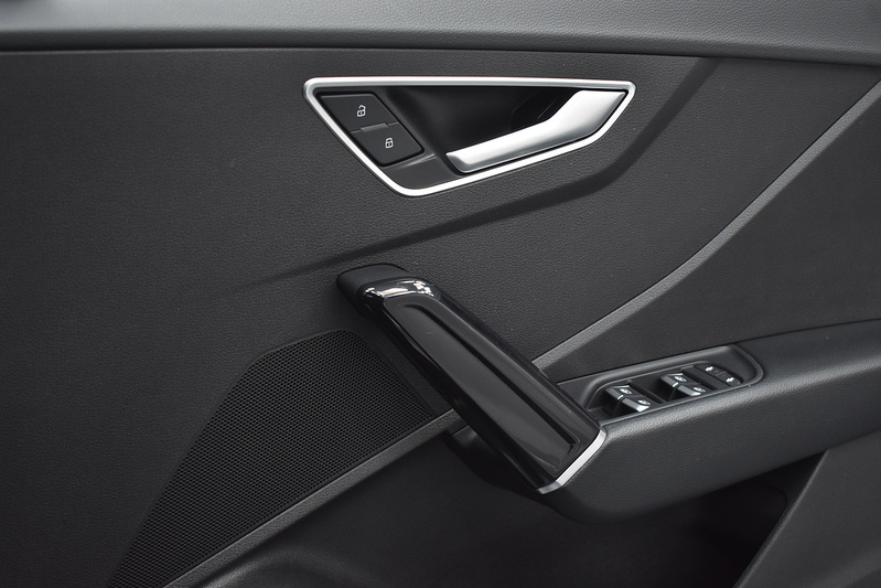 Audi Q2 TFSI CoD Black Edition - U6043