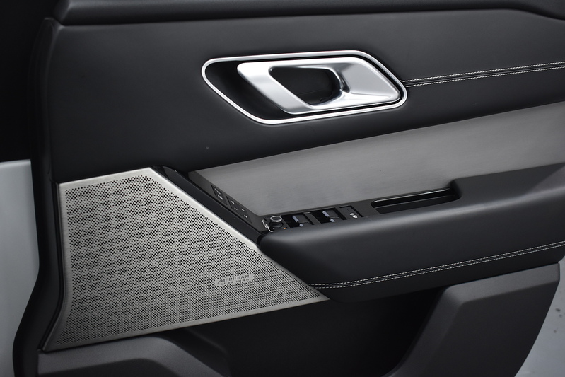 Land Rover Range Rover Velar D180 R-Dynamic HSE - U6046