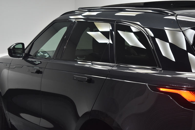 Land Rover Range Rover Velar D240 R-Dynamic HSE - U6048
