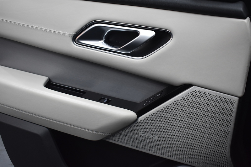 Land Rover Range Rover Velar D240 R-Dynamic HSE - U6048