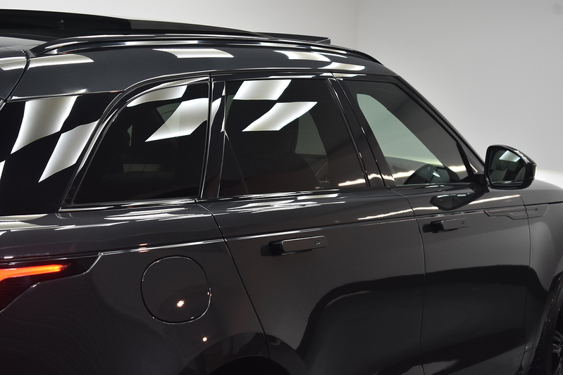 Land Rover Range Rover Velar D240 R-Dynamic HSE - U6048