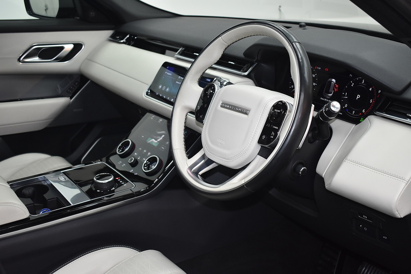 Land Rover Range Rover Velar D240 R-Dynamic HSE - U6048