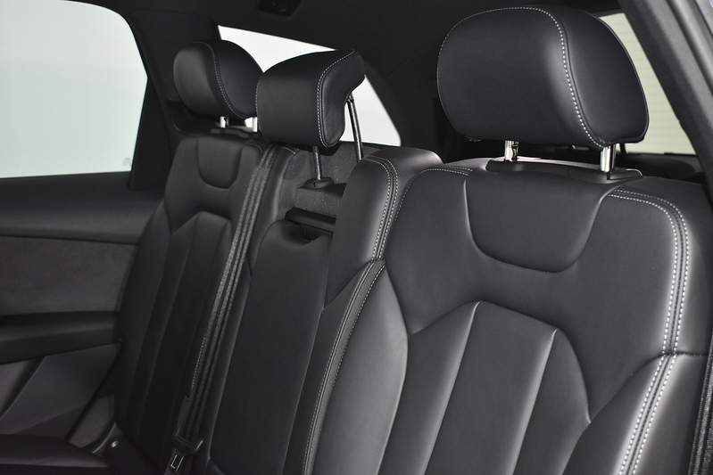 Audi Q7 TFSI V6 Black Edition - U6050