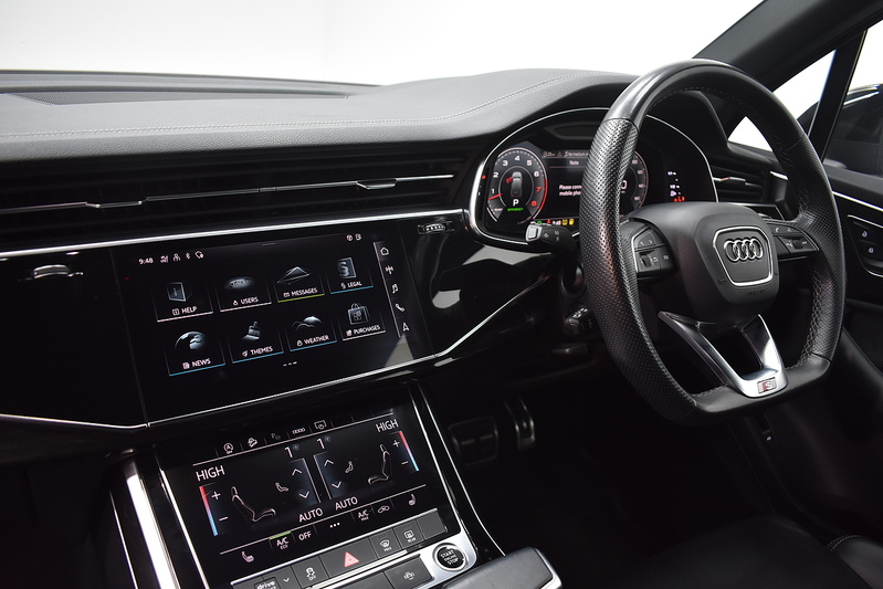Audi Q7 TFSI V6 Black Edition - U6050