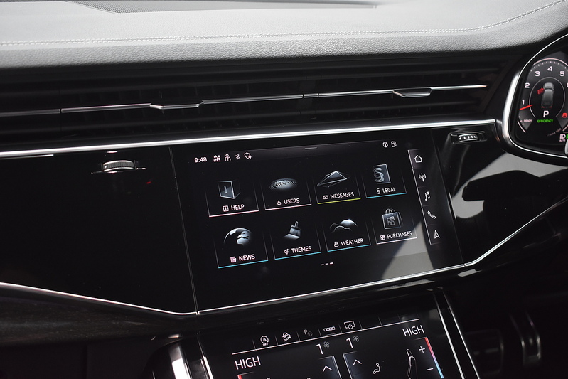 Audi Q7 TFSI V6 Black Edition - U6050