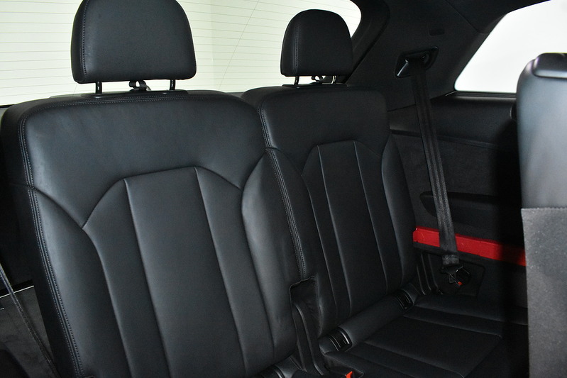 Audi Q7 TFSI V6 Black Edition - U6050