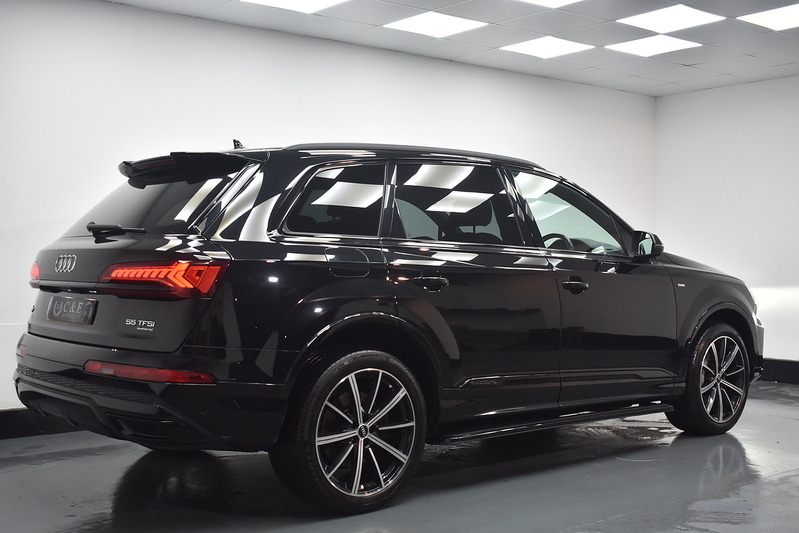 Audi Q7 TFSI V6 Black Edition - U6050