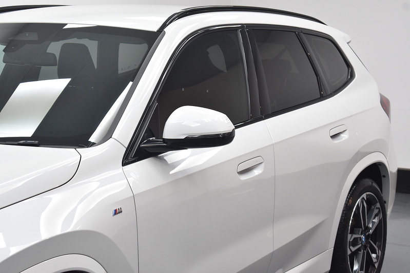 BMW iX1 30 M Sport - U6052