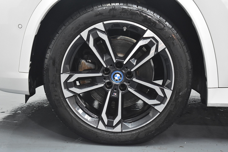 BMW iX1 30 M Sport - U6052