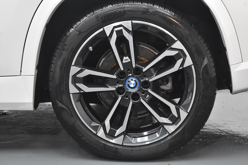 BMW iX1 30 M Sport - U6052