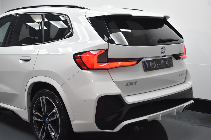 BMW iX1 30 M Sport - U6052