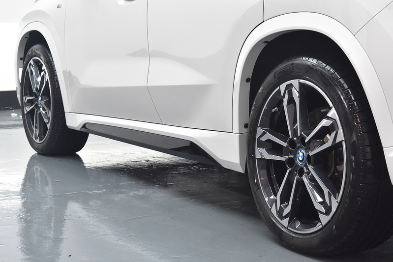 BMW iX1 30 M Sport - U6052