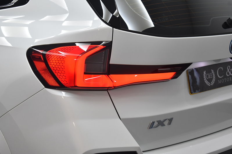 BMW iX1 30 M Sport - U6052