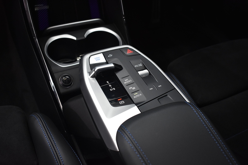 BMW iX1 30 M Sport - U6052