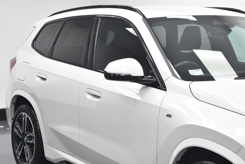 BMW iX1 30 M Sport - U6052