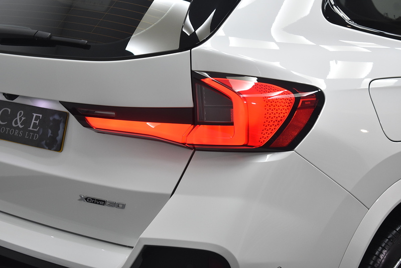 BMW iX1 30 M Sport - U6052