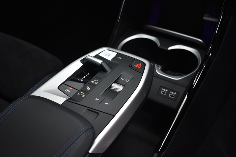 BMW iX1 30 M Sport - U6052