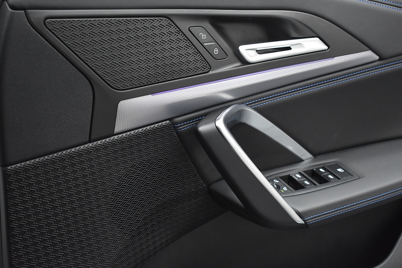 BMW iX1 30 M Sport - U6052