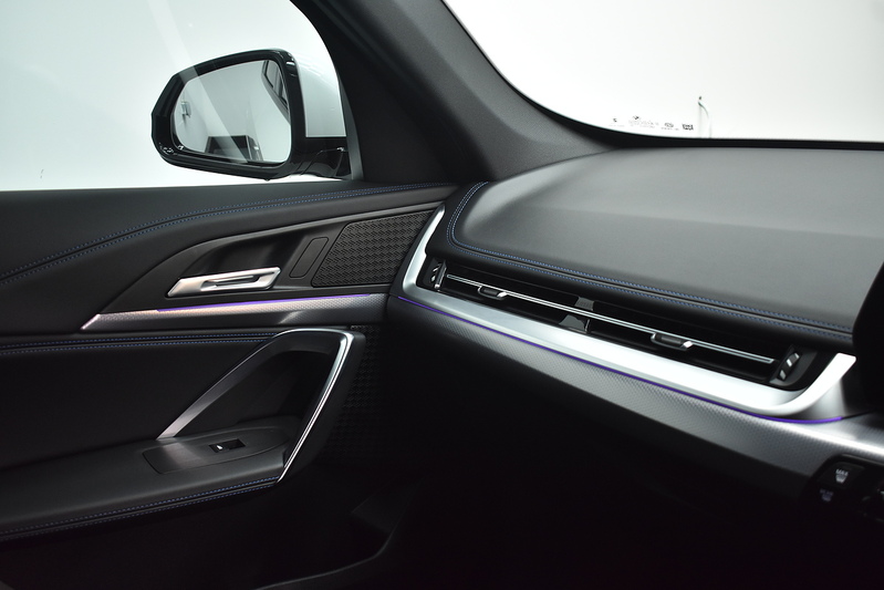 BMW iX1 30 M Sport - U6052