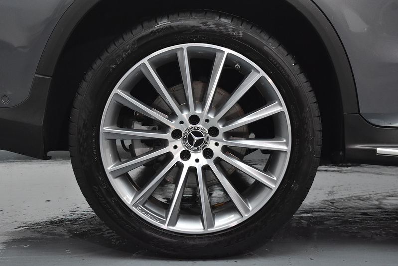 Mercedes-Benz GLC GLC220d AMG Line - U6063