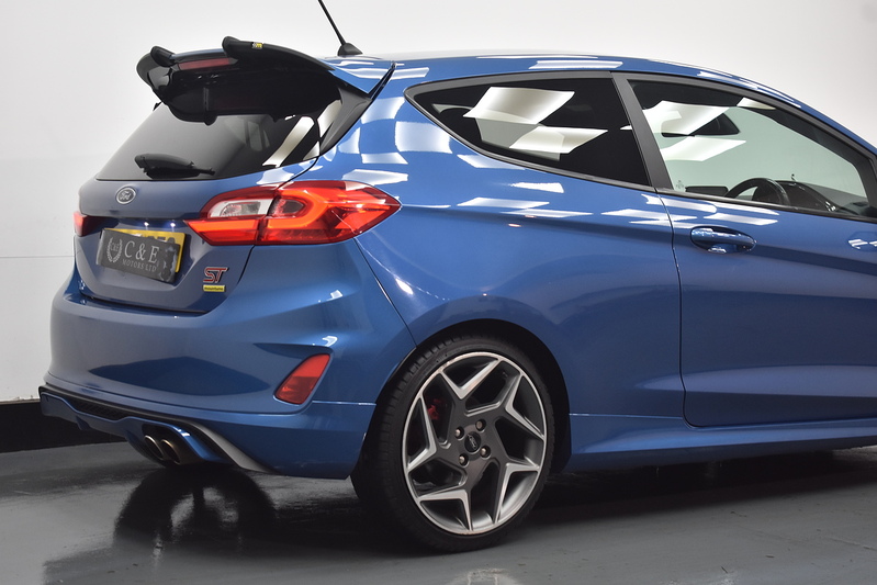 Ford Fiesta T EcoBoost ST-2 - U6066