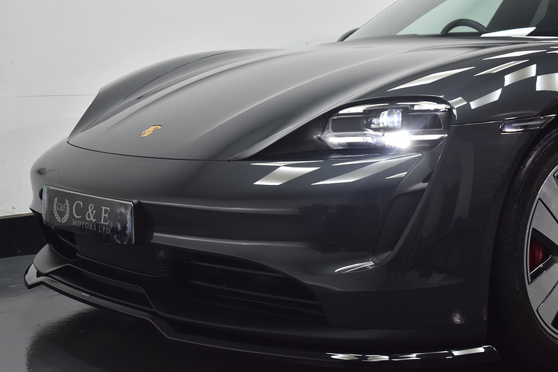 Porsche Taycan Performance Plus 4S - U6070