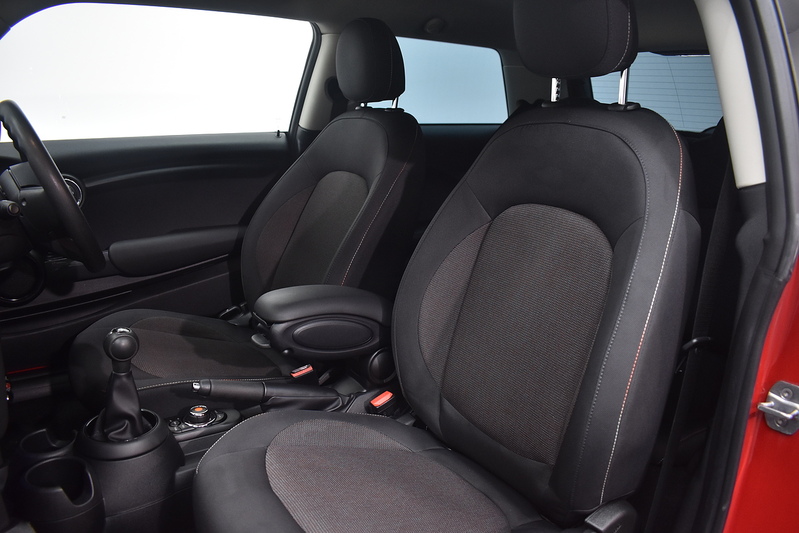 MINI Hatch Cooper Classic - U6075