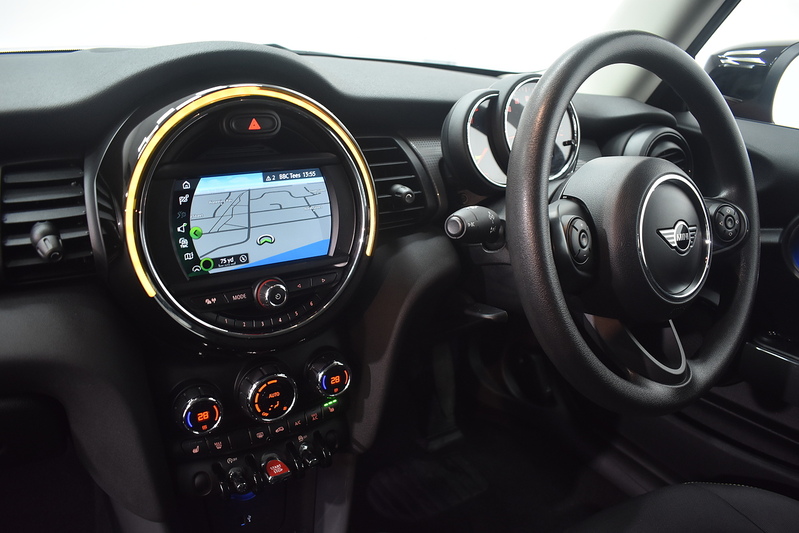 MINI Hatch Cooper Classic - U6075