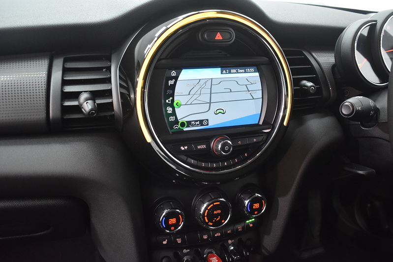 MINI Hatch Cooper Classic - U6075