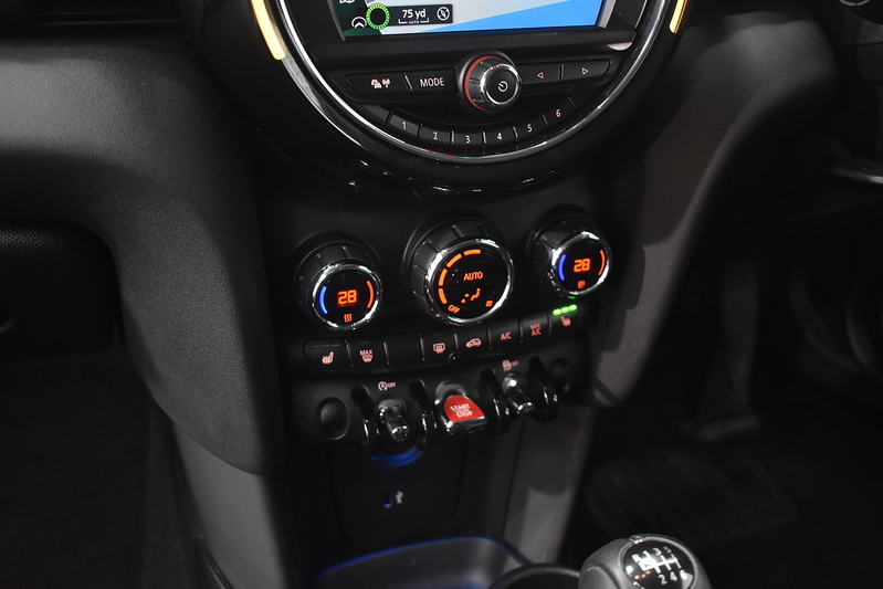 MINI Hatch Cooper Classic - U6075