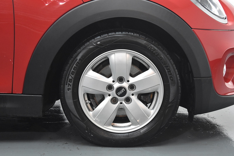 MINI Hatch Cooper Classic - U6075