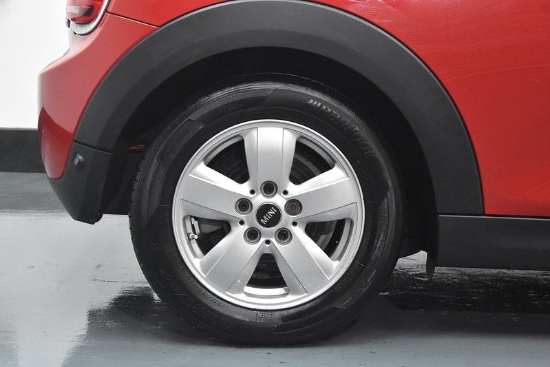 MINI Hatch Cooper Classic - U6075