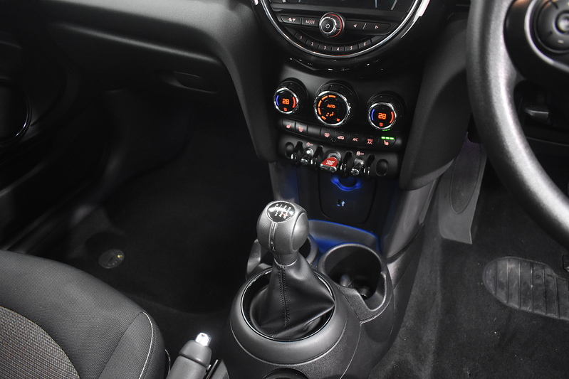 MINI Hatch Cooper Classic - U6075