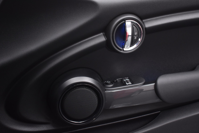 MINI Hatch Cooper Classic - U6075