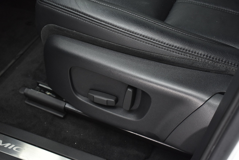 Land Rover Range Rover Evoque D150 R-Dynamic S - U6076