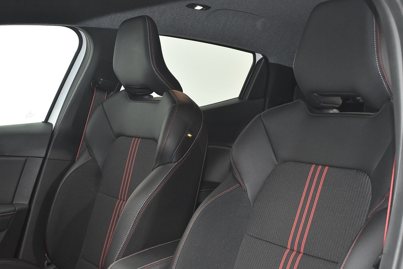 Renault Clio TCe RS Line - U6077