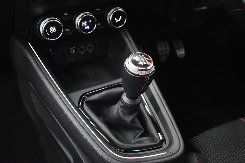 Renault Clio TCe RS Line - U6077