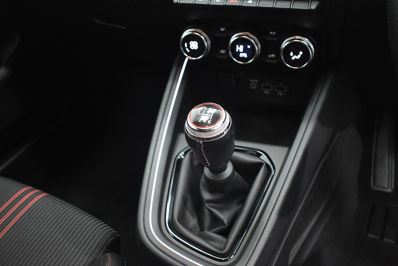 Renault Clio TCe RS Line - U6077