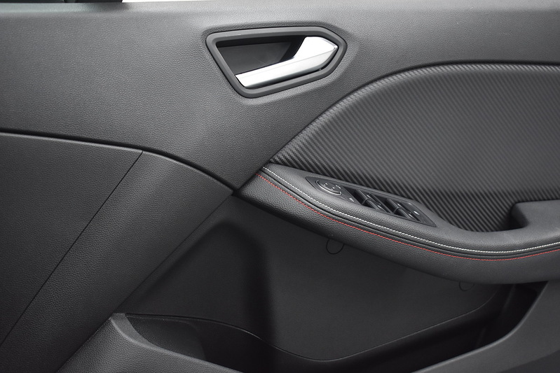 Renault Clio TCe RS Line - U6077