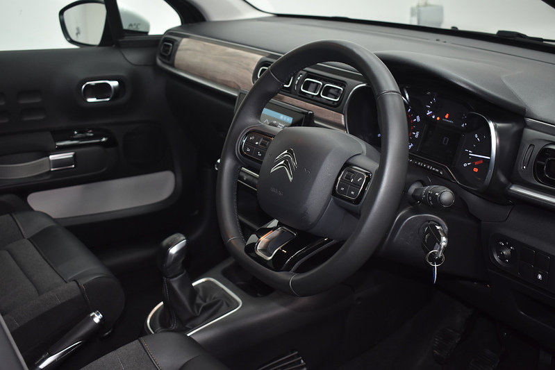 Citroen C3 PureTech Shine Plus - U6080