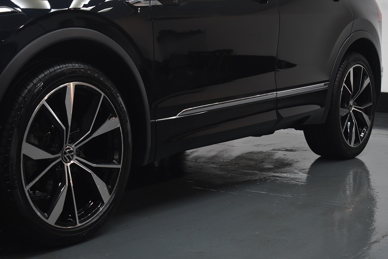 Volkswagen Tiguan TSI R-Line - U6091