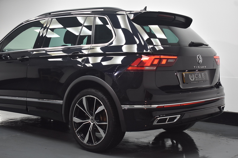 Volkswagen Tiguan TSI R-Line - U6091