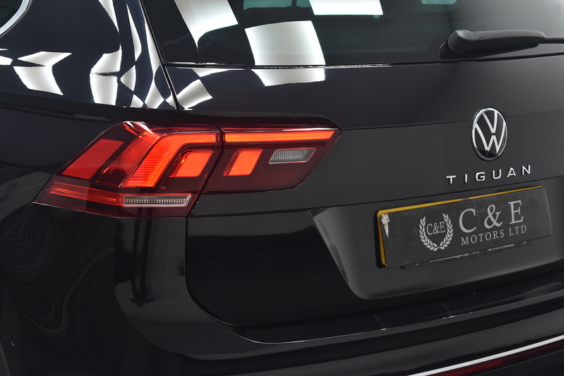 Volkswagen Tiguan TSI R-Line - U6091