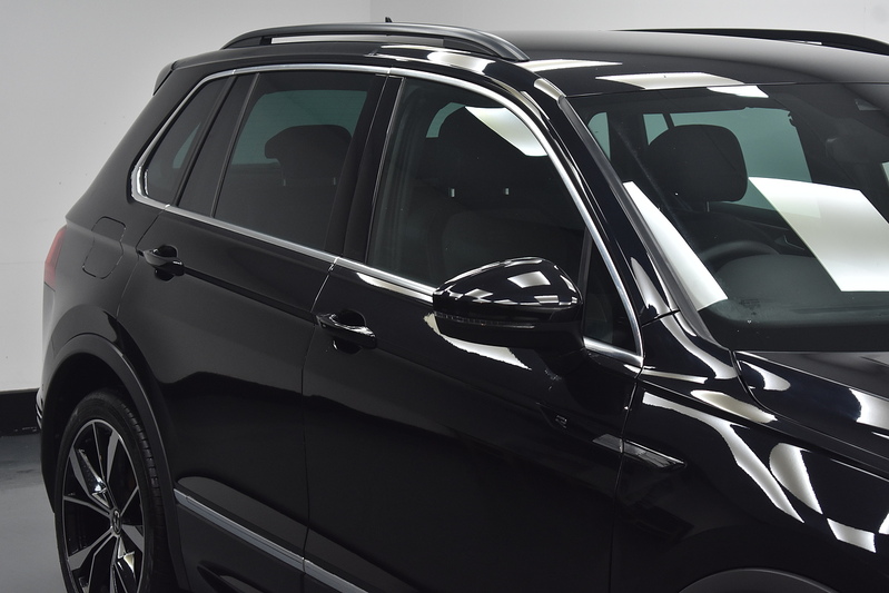Volkswagen Tiguan TSI R-Line - U6091