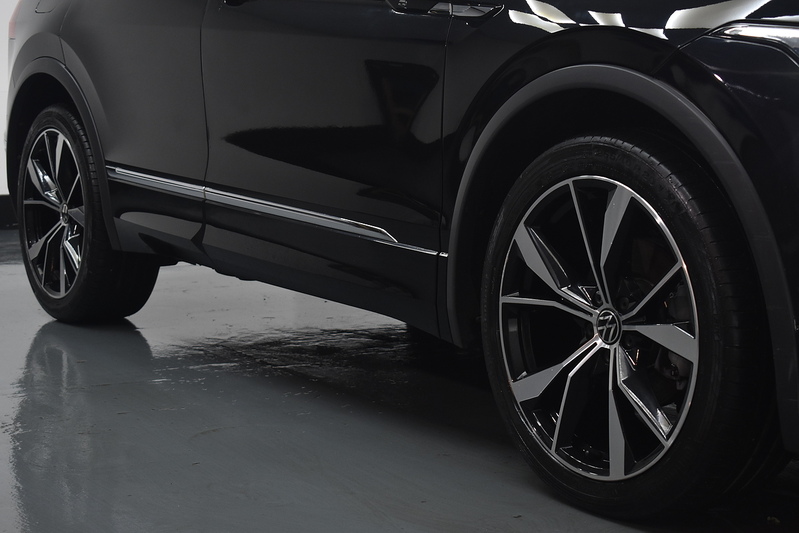 Volkswagen Tiguan TSI R-Line - U6091