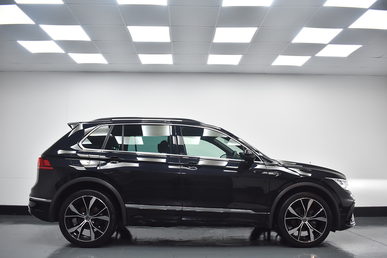 Volkswagen Tiguan TSI R-Line - U6091