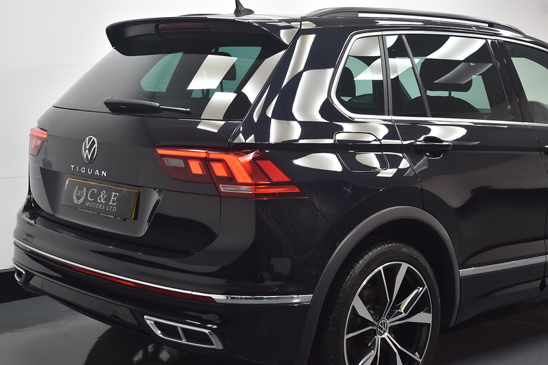 Volkswagen Tiguan TSI R-Line - U6091