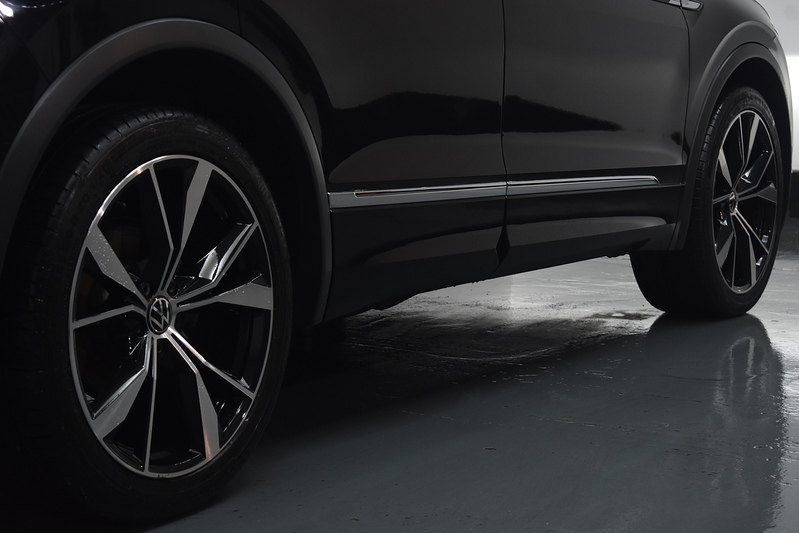 Volkswagen Tiguan TSI R-Line - U6091