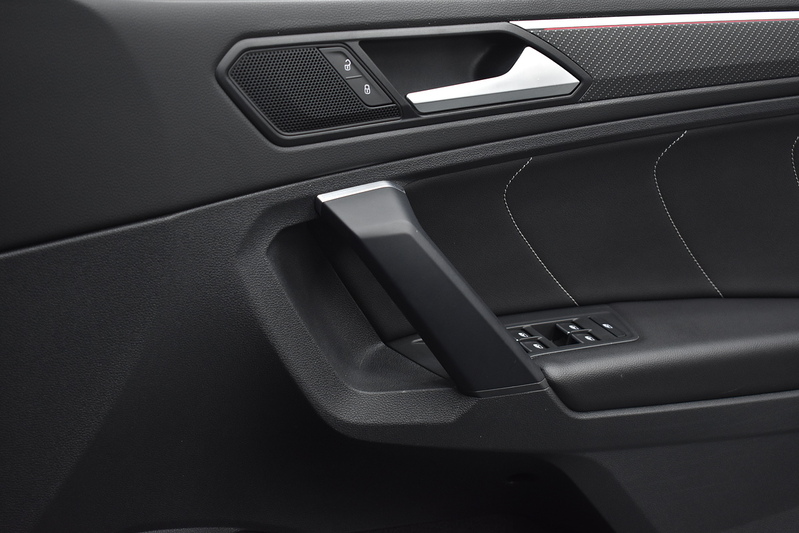 Volkswagen Tiguan TSI R-Line - U6091