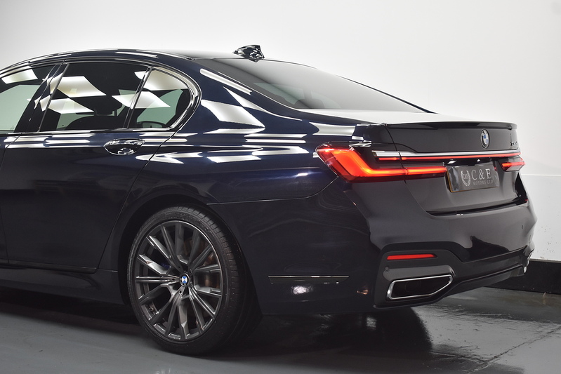 BMW 7 Series 730d MHT M Sport - U6094